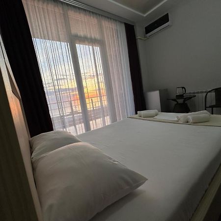 Guest House 99 باتومي المظهر الخارجي الصورة