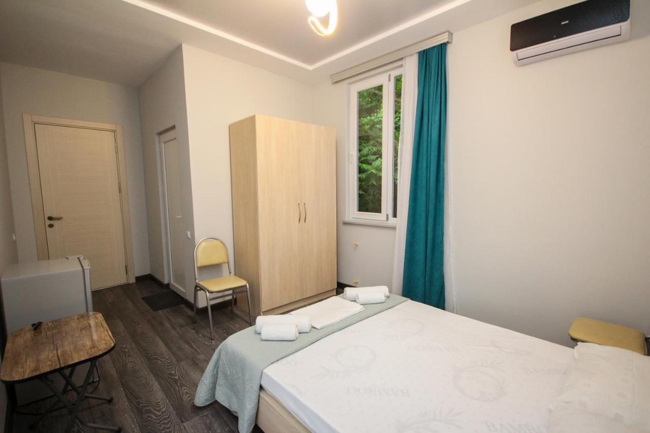 Guest House 99 باتومي المظهر الخارجي الصورة