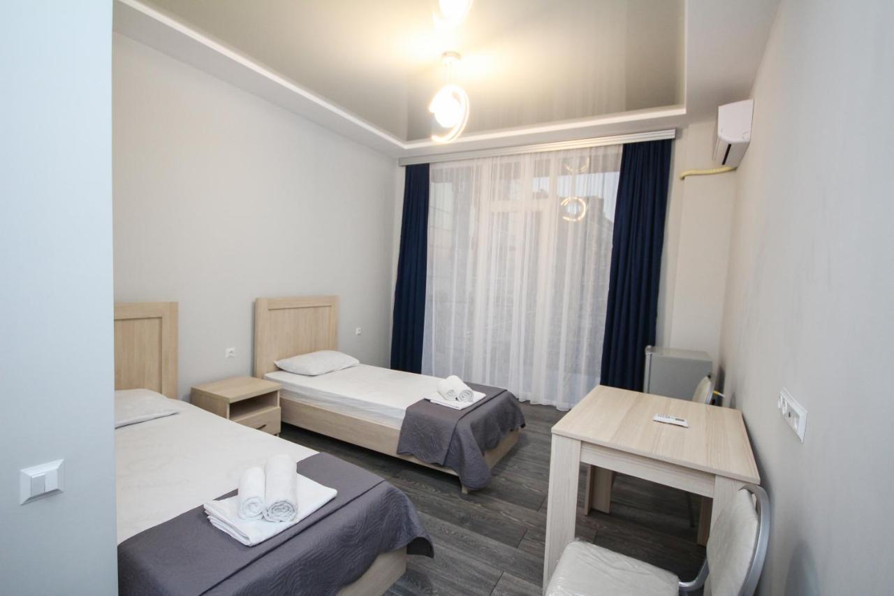 Guest House 99 باتومي المظهر الخارجي الصورة