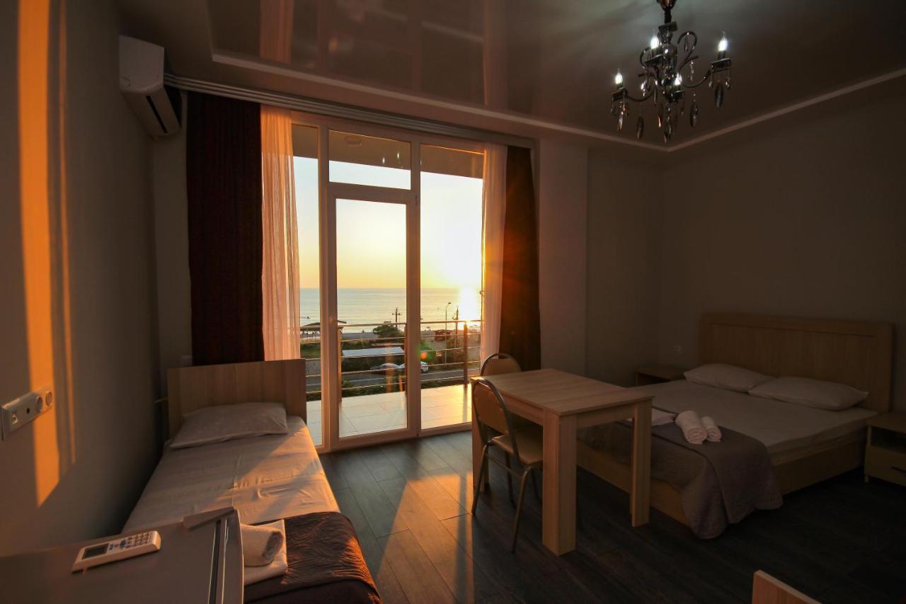 Guest House 99 باتومي المظهر الخارجي الصورة