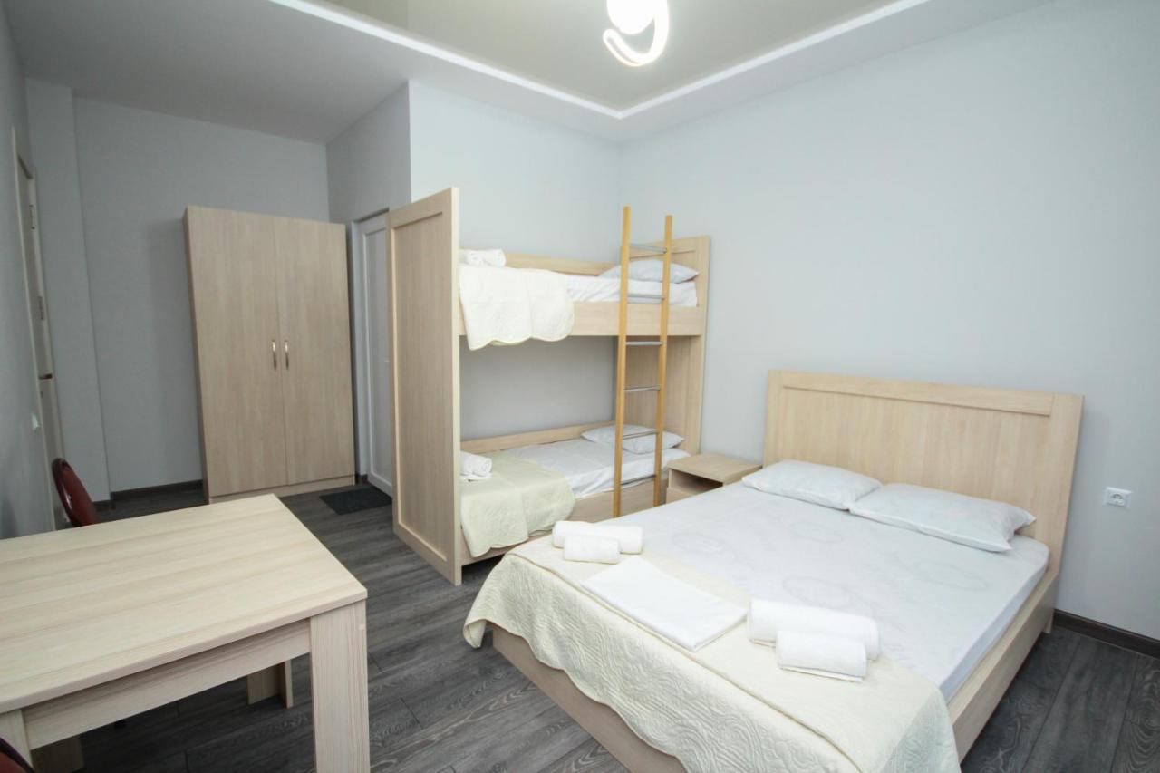 Guest House 99 باتومي المظهر الخارجي الصورة