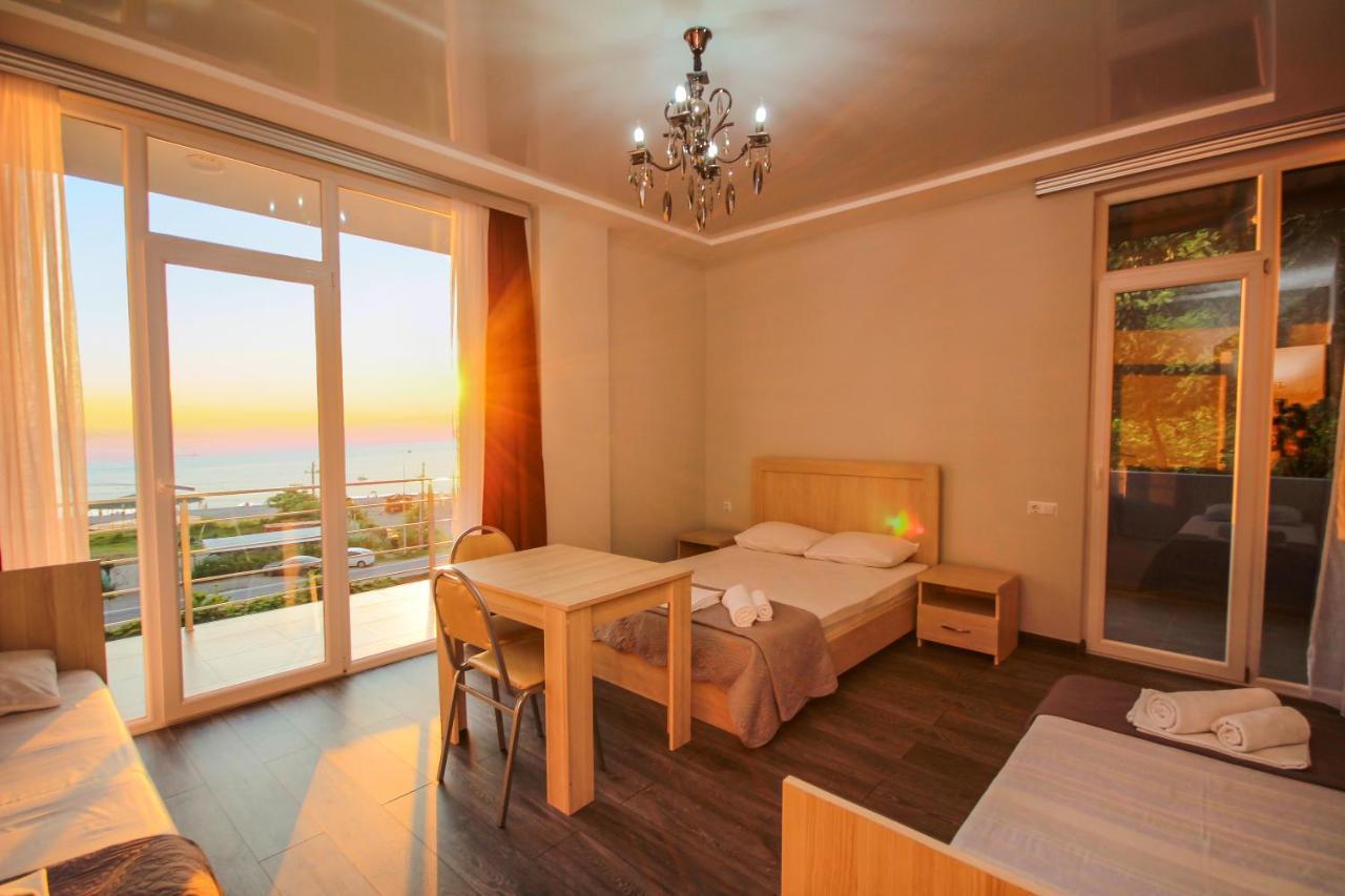Guest House 99 باتومي المظهر الخارجي الصورة