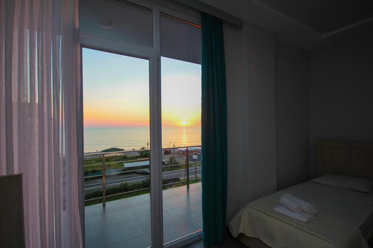 Guest House 99 باتومي المظهر الخارجي الصورة